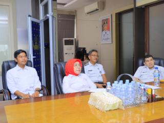 Sosialisasi dan Pembagian Kuota Beasiswa  Indonesia Emas Daerah, Pj Sekda Ikuti Zoom Meeting